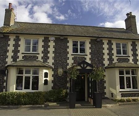 The Cadogan Arms Hotel Ingham  ภายนอก รูปภาพ